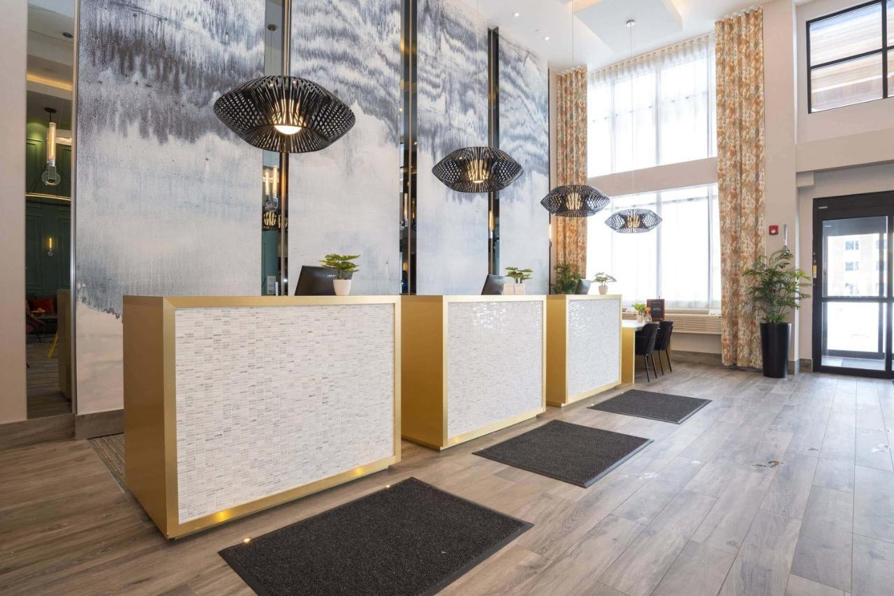 Sandman Signature Sherwood Park Hotel Buitenkant foto