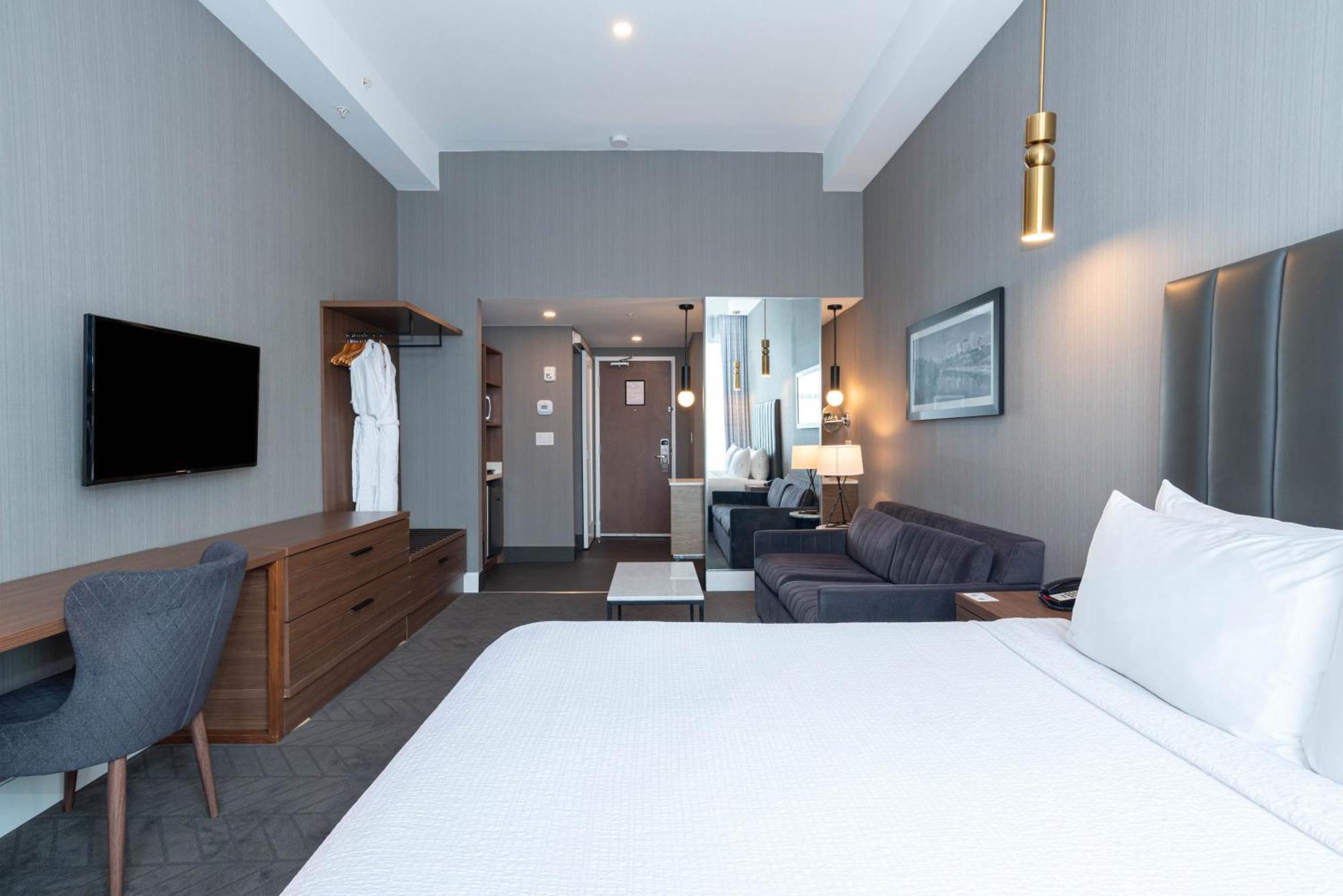 Sandman Signature Sherwood Park Hotel Buitenkant foto