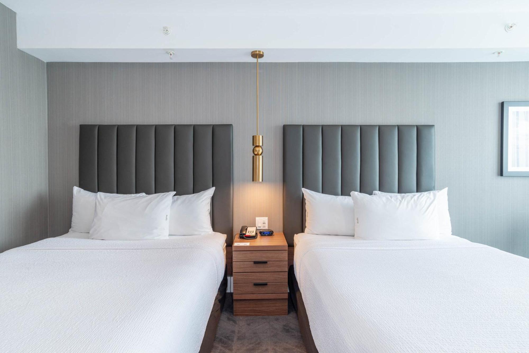 Sandman Signature Sherwood Park Hotel Buitenkant foto
