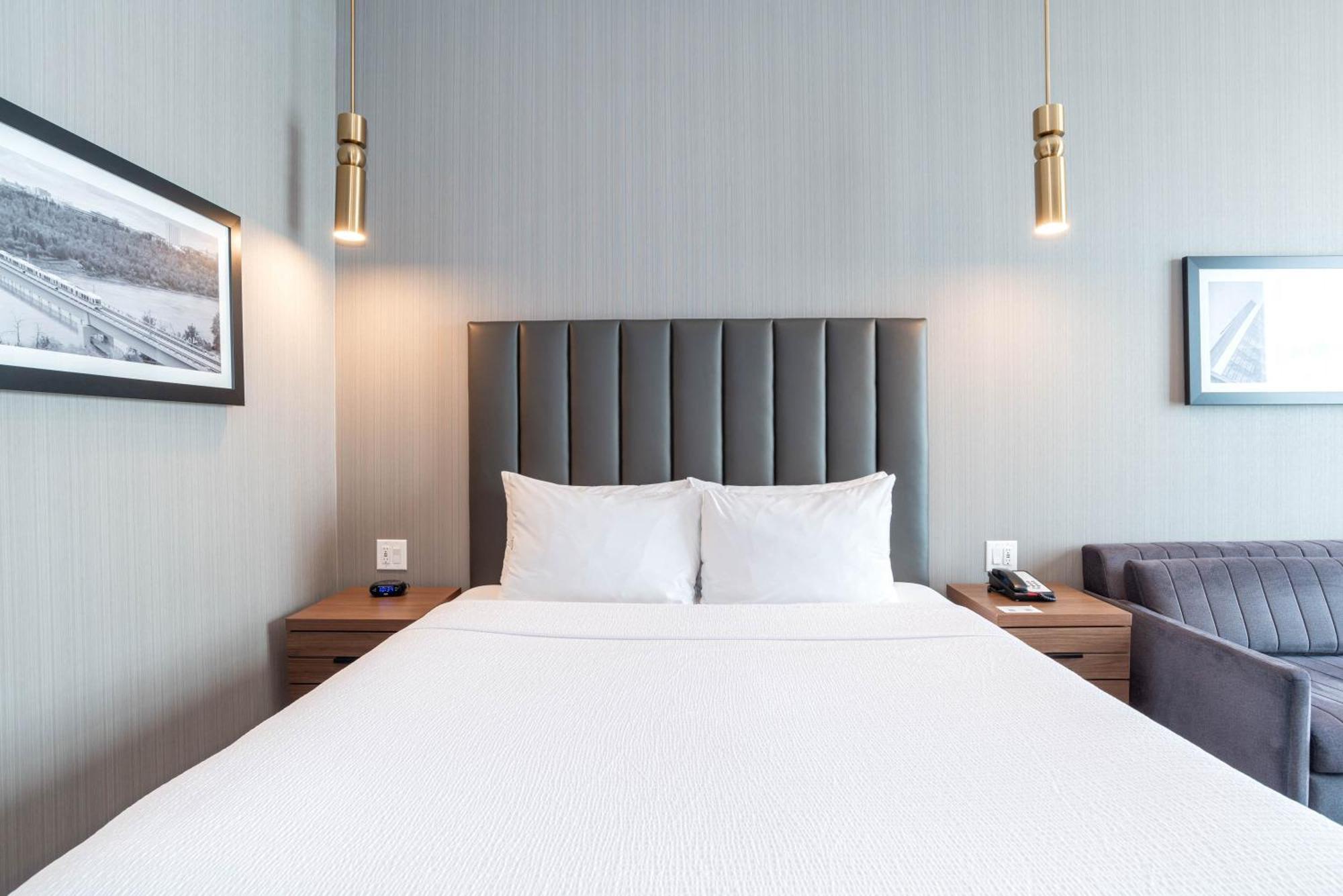Sandman Signature Sherwood Park Hotel Buitenkant foto